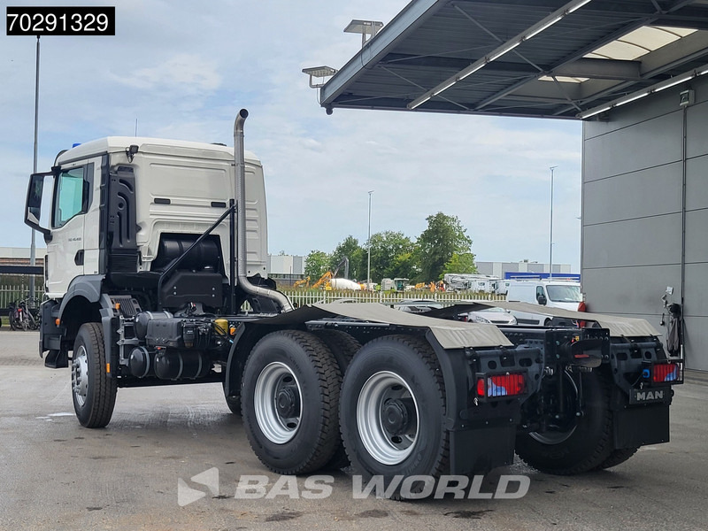 MAN TGS 40.400 6X4 NEW 6x4 chassis PTO Preparation Steelsuspension Big-Axle Automatic Euro 2 - משאית עם שלדת תא: תמונה 2 MAN TGS 40.400 6X4 NEW 6x4 chassis PTO Preparation Steelsuspension Big-Axle Automatic Euro 2 - משאית עם שלדת תא: תמונה 2