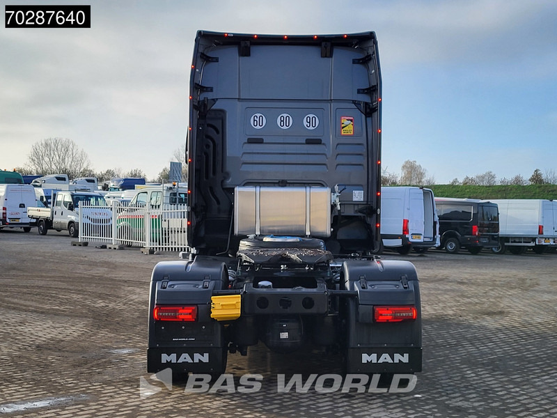 MAN TGX 18.520 4X2 Individual Lion S! New Hydrauliks GX Retarder Full-Air 2x Tanks Navi LED ACC Euro 6 - יחידת טרקטור: תמונה 3 MAN TGX 18.520 4X2 Individual Lion S! New Hydrauliks GX Retarder Full-Air 2x Tanks Navi LED ACC Euro 6 - יחידת טרקטור: תמונה 3
