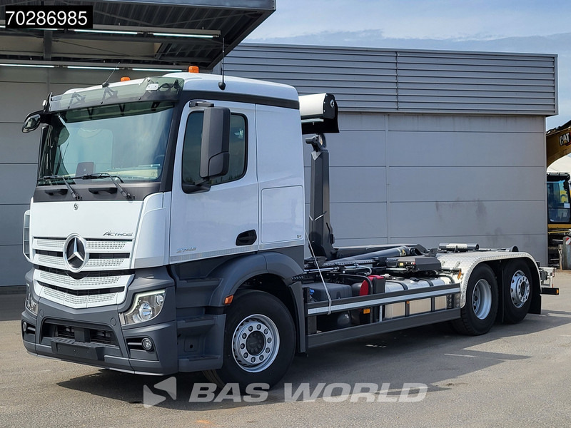 Mercedes-Benz Actros 2745 6X2 NEW! Meiller RS21-70 Abrollkipper Lift-Lenkasche Retarder PPC Navi Automatic - משאית הרמת וו: תמונה 3 Mercedes-Benz Actros 2745 6X2 NEW! Meiller RS21-70 Abrollkipper Lift-Lenkasche Retarder PPC Navi Automatic - משאית הרמת וו: תמונה 3
