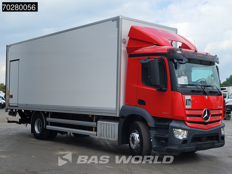 Mercedes-Benz Antos 1827 4X2 19tonner 2000kg Ladebordwand Automatic Euro 6 - משאית תיבה: תמונה 5 Mercedes-Benz Antos 1827 4X2 19tonner 2000kg Ladebordwand Automatic Euro 6 - משאית תיבה: תמונה 5