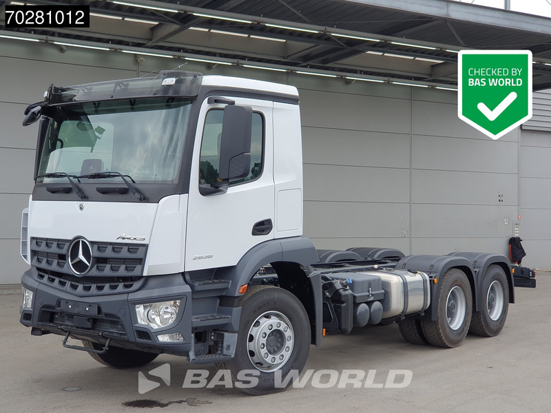 Mercedes-Benz Arocs 2636 6X4 NEW chassis Flange PTO Big-Axle Steelsuspension Euro 6 - משאית עם שלדת תא: תמונה 1 Mercedes-Benz Arocs 2636 6X4 NEW chassis Flange PTO Big-Axle Steelsuspension Euro 6 - משאית עם שלדת תא: תמונה 1