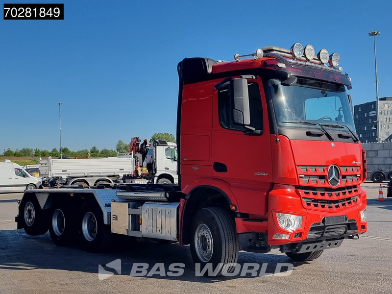 Mercedes-Benz Arocs 3258 8X4 24t Hiab XR24SL5924 Retarder Big-Axle Lift-Lenkachse Euro 6 - משאית הרמת וו: תמונה 3 Mercedes-Benz Arocs 3258 8X4 24t Hiab XR24SL5924 Retarder Big-Axle Lift-Lenkachse Euro 6 - משאית הרמת וו: תמונה 3