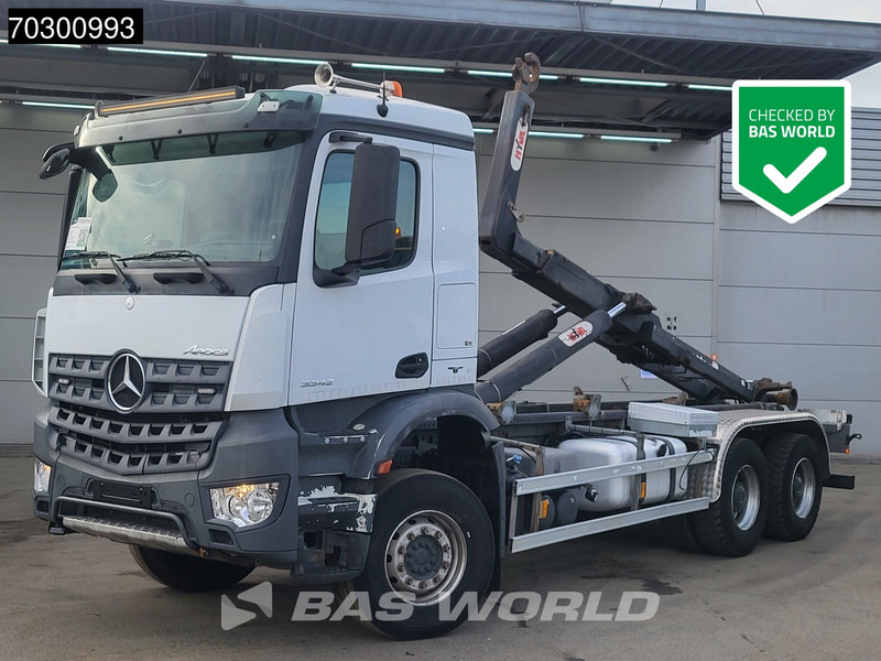 Mercedes-Benz Arocs 3342 6X4 HYVA 26-62-S Hooklift Big-Axle Automatic Euro 6 - משאית הרמת וו: תמונה 1 Mercedes-Benz Arocs 3342 6X4 HYVA 26-62-S Hooklift Big-Axle Automatic Euro 6 - משאית הרמת וו: תמונה 1