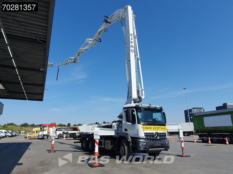 Mercedes-Benz Arocs 3343 6X4 CIFA K40H Carbotech Pump 5 arm Big-Axle Navi Euro 6 - משאית משאבת בטון: תמונה 3 Mercedes-Benz Arocs 3343 6X4 CIFA K40H Carbotech Pump 5 arm Big-Axle Navi Euro 6 - משאית משאבת בטון: תמונה 3
