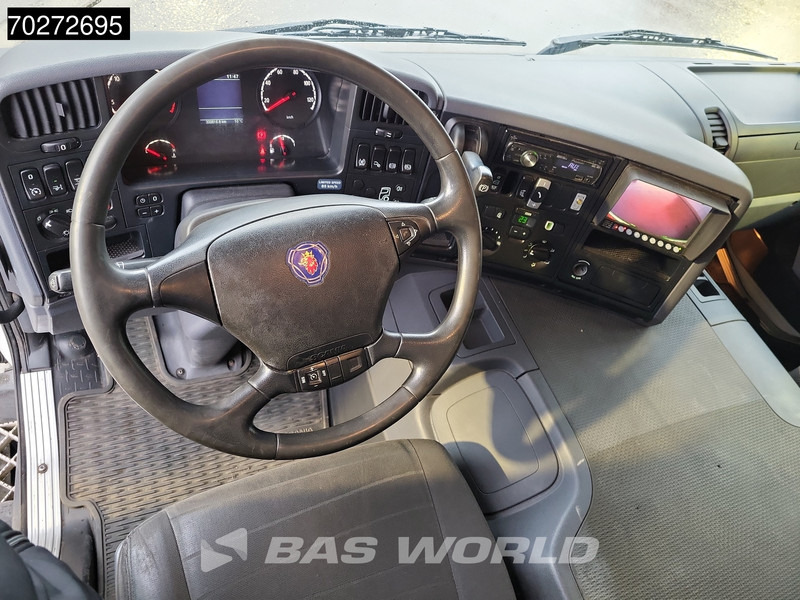 Interior photo 1: משאית תיבה Scania P230 4X2 19tons NL-Truck 2500kg ladebordwand Euro 5