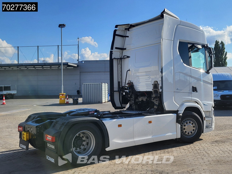 Scania S560 4X2 NEW! Retarder Full-Air 2xTanks Leder Standklima Navi ACC LED - יחידת טרקטור: תמונה 5 Scania S560 4X2 NEW! Retarder Full-Air 2xTanks Leder Standklima Navi ACC LED - יחידת טרקטור: תמונה 5
