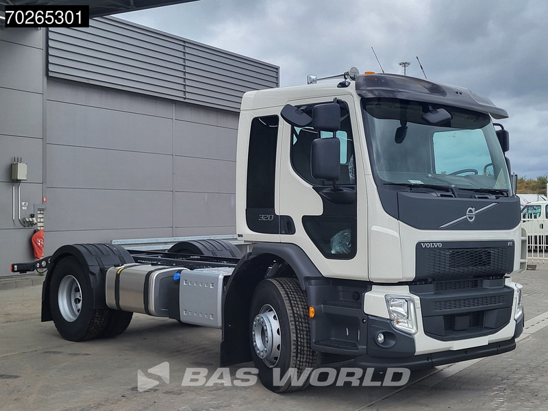 Volvo FE 320 4X2 NEW 18t chassis PTO Preparation Automatic Euro 6 - משאית עם שלדת תא: תמונה 3 Volvo FE 320 4X2 NEW 18t chassis PTO Preparation Automatic Euro 6 - משאית עם שלדת תא: תמונה 3