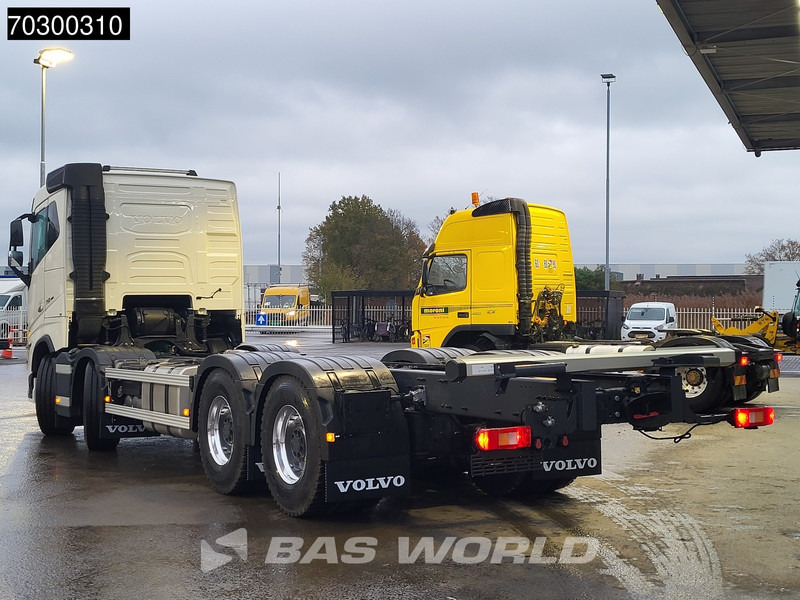 Volvo FH16 750 FH 8X4 NEW 8x4 chassis! Air suspension Big-Axle Automatic VEB+ Euro 6 - משאית עם שלדת תא: תמונה 2 Volvo FH16 750 FH 8X4 NEW 8x4 chassis! Air suspension Big-Axle Automatic VEB+ Euro 6 - משאית עם שלדת תא: תמונה 2