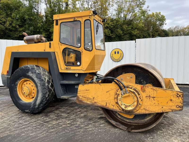 Bomag BW213D - מכבש משולב: תמונה 1 Bomag BW213D - מכבש משולב: תמונה 1