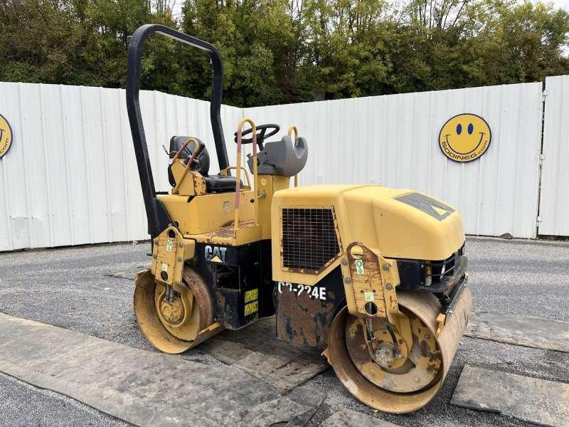 Caterpillar CB-224E - רולר כביש: תמונה 1 Caterpillar CB-224E - רולר כביש: תמונה 1