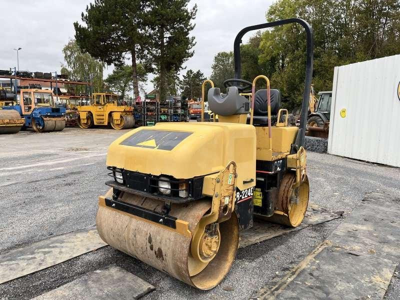Caterpillar CB-224E - רולר כביש: תמונה 3 Caterpillar CB-224E - רולר כביש: תמונה 3