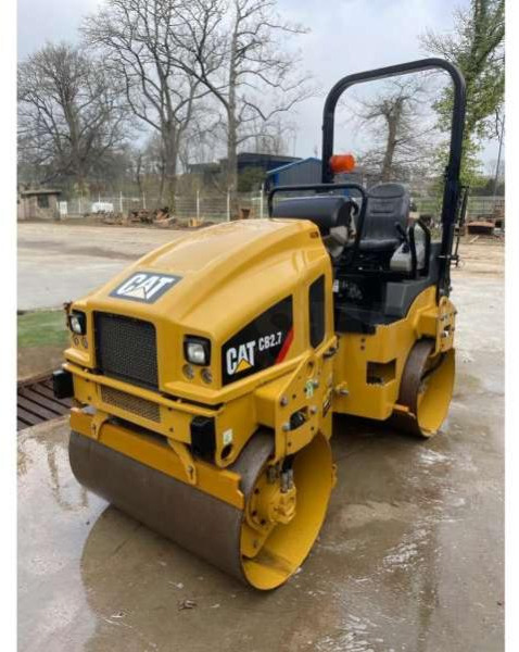 Caterpillar CB2.7 - רולר כביש: תמונה 2 Caterpillar CB2.7 - רולר כביש: תמונה 2
