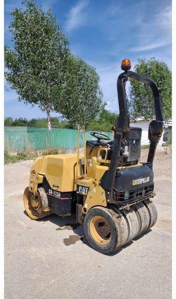 Caterpillar Compacteur Mixte / Bille et pneus CB225D - מכבש משולב: תמונה 3 Caterpillar Compacteur Mixte / Bille et pneus CB225D - מכבש משולב: תמונה 3