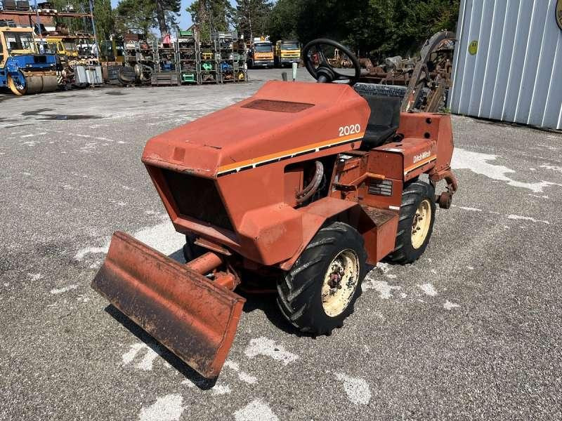 DITCH WITCH 2020K - טרנצ'ר: תמונה 2 DITCH WITCH 2020K - טרנצ'ר: תמונה 2