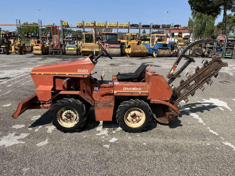 DITCH WITCH 2020K - טרנצ'ר: תמונה 4 DITCH WITCH 2020K - טרנצ'ר: תמונה 4