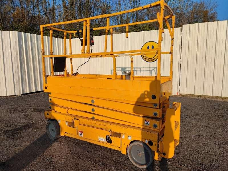 Haulotte CISEAUX COMPACT 10N - מעלית תורן אנכית: תמונה 2 Haulotte CISEAUX COMPACT 10N - מעלית תורן אנכית: תמונה 2