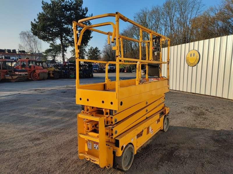 Haulotte CISEAUX COMPACT 10N - מעלית תורן אנכית: תמונה 3 Haulotte CISEAUX COMPACT 10N - מעלית תורן אנכית: תמונה 3