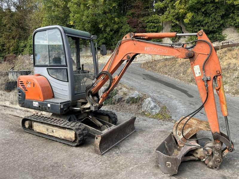 Hitachi ZX25 CLR - מיני מחפר: תמונה 1 Hitachi ZX25 CLR - מיני מחפר: תמונה 1