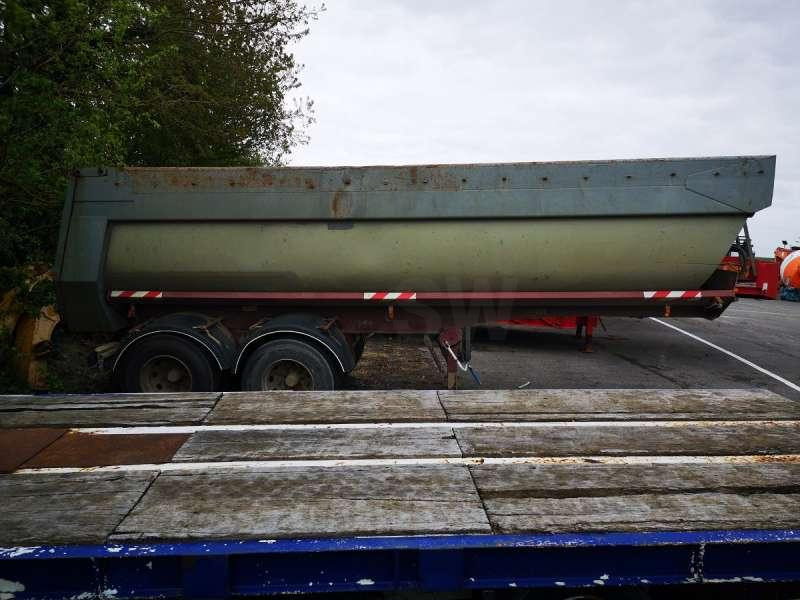Kaiser Semi Benne KAISER 2 ESSIEUX - סמיטריילר עם מזהיר: תמונה 4 Kaiser Semi Benne KAISER 2 ESSIEUX - סמיטריילר עם מזהיר: תמונה 4
