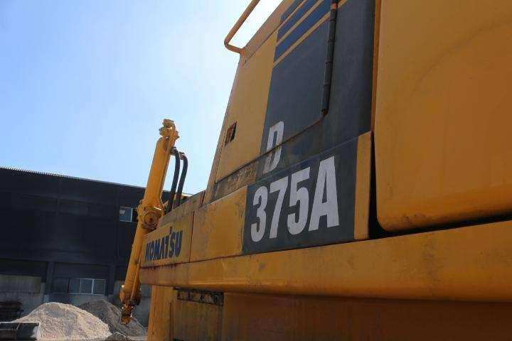 דחפור Komatsu D375A-1: תמונה 10