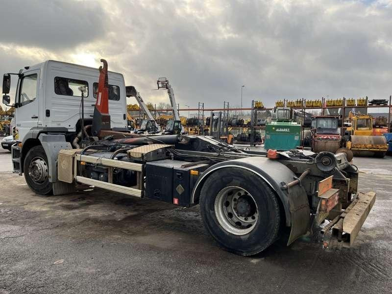 Mercedes AXOR 1833 - משאית הרמת וו: תמונה 5 Mercedes AXOR 1833 - משאית הרמת וו: תמונה 5