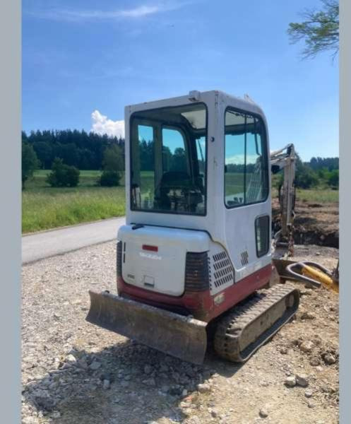 Takeuchi TB016 MACHINE SUISSE - מיני מחפר: תמונה 3 Takeuchi TB016 MACHINE SUISSE - מיני מחפר: תמונה 3