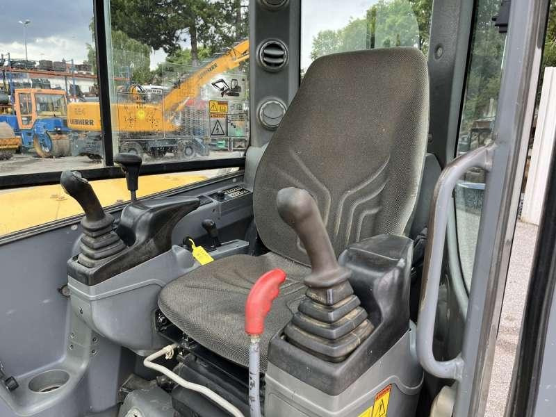 מיני מחפר Volvo ECR58: תמונה 41