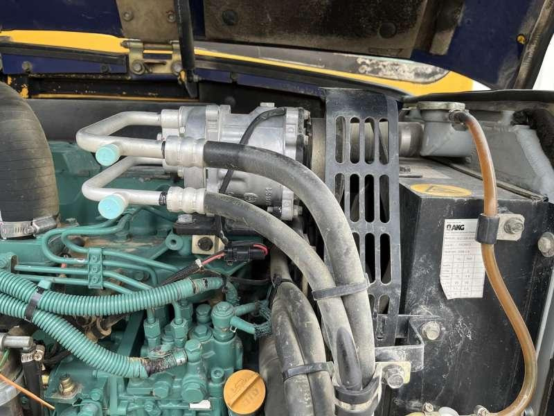 מיני מחפר Volvo ECR58: תמונה 33