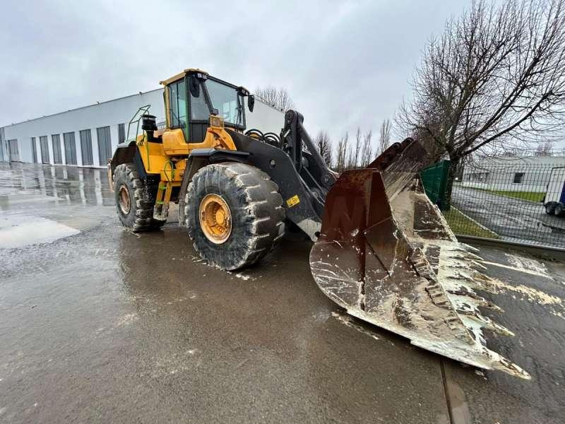Volvo L220H - מעמיס גלגלים: תמונה 2 Volvo L220H - מעמיס גלגלים: תמונה 2