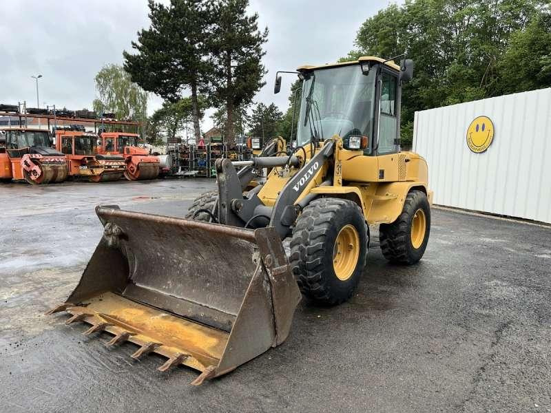 Volvo L30G - מעמיס גלגלים: תמונה 2 Volvo L30G - מעמיס גלגלים: תמונה 2