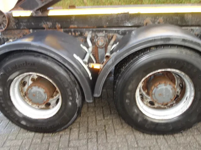 DAF 85.410 CF 6X4 STEEL SPRINGS MANUAL GEARBOX - משאית הרמת וו: תמונה 4 DAF 85.410 CF 6X4 STEEL SPRINGS MANUAL GEARBOX - משאית הרמת וו: תמונה 4