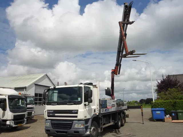 DAF CF 360 6X4 MANUAL GEAR STEELSPRINGS 18,5 TON PALFINKER - משאית צד נופל/ שטוחה, משאית מנוף: תמונה 3 DAF CF 360 6X4 MANUAL GEAR STEELSPRINGS 18,5 TON PALFINKER - משאית צד נופל/ שטוחה, משאית מנוף: תמונה 3