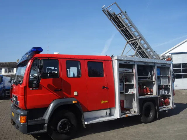 MAN 15 224-with winch 2500liter tank manual gearbox ,ziegler pomp - משאית אש: תמונה 2 MAN 15 224-with winch 2500liter tank manual gearbox ,ziegler pomp - משאית אש: תמונה 2