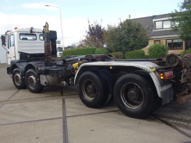 MAN 35-364 chassis cabine manual diesel pomp 6 cil 8x4 - משאית עם שלדת תא: תמונה 2 MAN 35-364 chassis cabine manual diesel pomp 6 cil 8x4 - משאית עם שלדת תא: תמונה 2