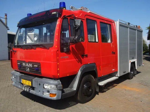 MAN LE 220C GODIVA POMP 2000 LITER TANK,MANUAL GEARBOX - משאית אש: תמונה 1 MAN LE 220C GODIVA POMP 2000 LITER TANK,MANUAL GEARBOX - משאית אש: תמונה 1
