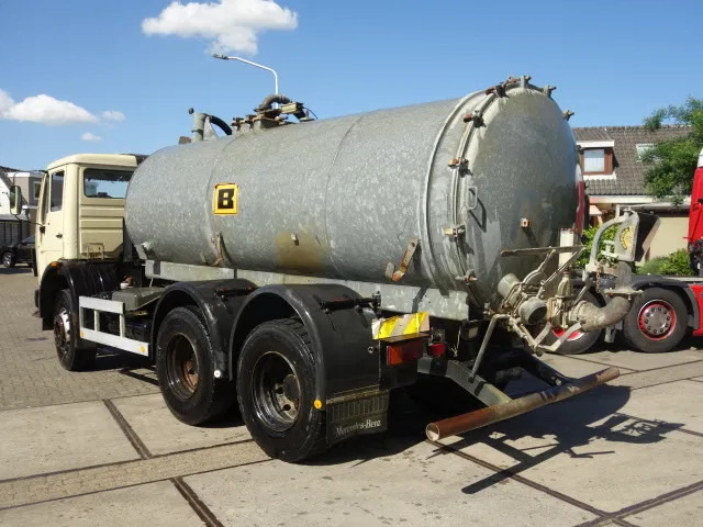 Mercedes-Benz MB 2222 6X4 WATERTANKER WITH PUMP - משאית מכל: תמונה 3 Mercedes-Benz MB 2222 6X4 WATERTANKER WITH PUMP - משאית מכל: תמונה 3