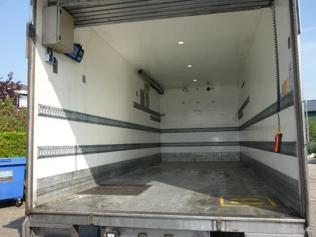 Volvo FL FL250 isothermic box - משאית תיבה: תמונה 4 Volvo FL FL250 isothermic box - משאית תיבה: תמונה 4