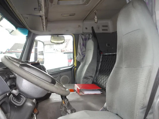 Volvo FM 12 18500liter tank,AIRCO,MANUAL GEARBOX - משאית מכל: תמונה 5 Volvo FM 12 18500liter tank,AIRCO,MANUAL GEARBOX - משאית מכל: תמונה 5