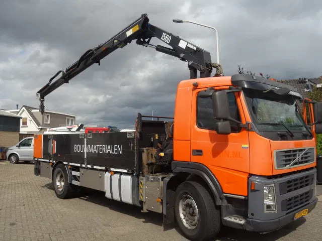 Volvo FM 310 hmf15 ton crane - משאית מנוף: תמונה 1 Volvo FM 310 hmf15 ton crane - משאית מנוף: תמונה 1