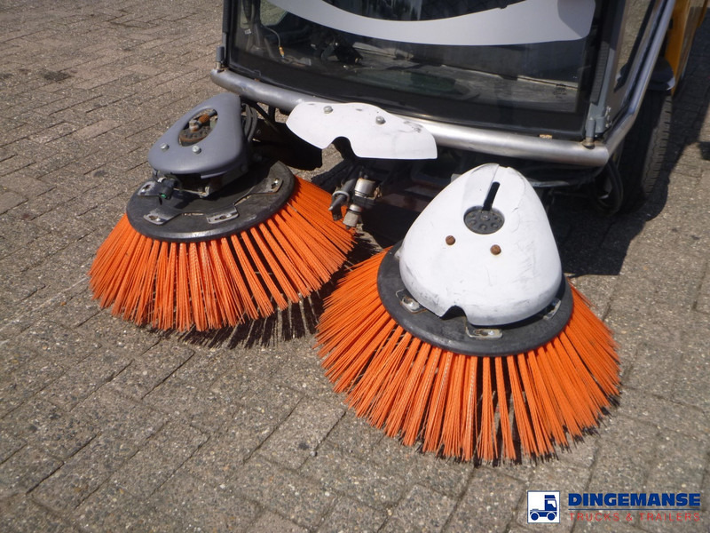 מטאטא כבישים Applied sweeper Green machine 636: תמונה 10