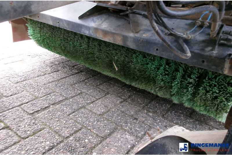 מטאטא כבישים DAF LF 55.220 4X2 Johnston street sweeper: תמונה 17