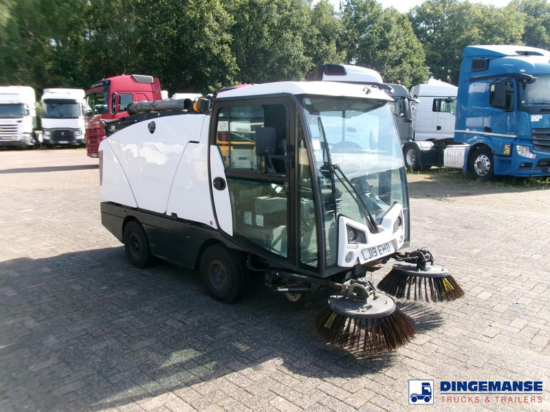 Johnston C202 compact street sweeper - מטאטא כבישים: תמונה 2 Johnston C202 compact street sweeper - מטאטא כבישים: תמונה 2
