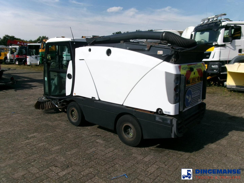 Johnston C202 compact street sweeper - מטאטא כבישים: תמונה 3 Johnston C202 compact street sweeper - מטאטא כבישים: תמונה 3