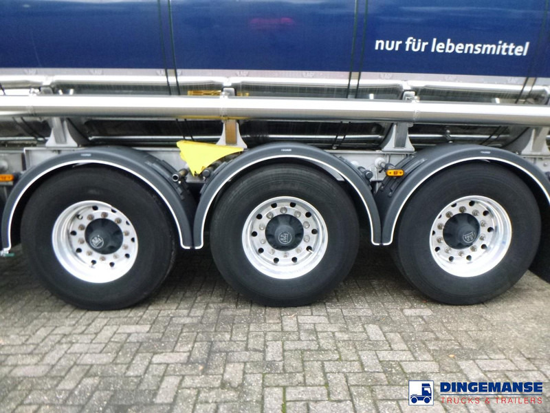 LAG Food tank inox 32 m3 / 3 comp + pump, steaming heating, webasto - סמיטריילר מכל: תמונה 5 LAG Food tank inox 32 m3 / 3 comp + pump, steaming heating, webasto - סמיטריילר מכל: תמונה 5