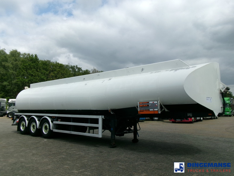 Lakeland Fuel tank alu 42.8 m3 / 6 comp + pump - סמיטריילר מכל: תמונה 2 Lakeland Fuel tank alu 42.8 m3 / 6 comp + pump - סמיטריילר מכל: תמונה 2