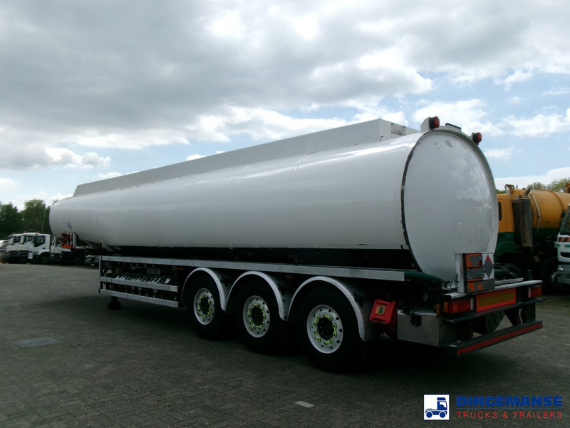 Lakeland Fuel tank alu 42.8 m3 / 6 comp + pump - סמיטריילר מכל: תמונה 3 Lakeland Fuel tank alu 42.8 m3 / 6 comp + pump - סמיטריילר מכל: תמונה 3