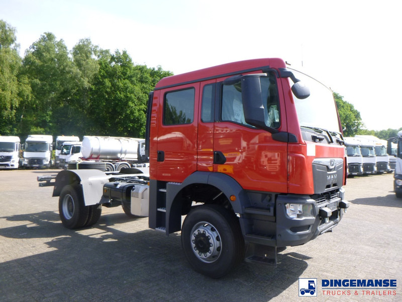 MAN TGM 18.320 4x4 BB chassis / new/unused - משאית עם שלדת תא: תמונה 2 MAN TGM 18.320 4x4 BB chassis / new/unused - משאית עם שלדת תא: תמונה 2