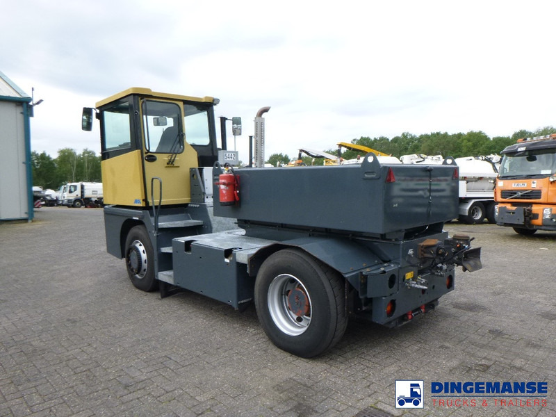 MOL RM 255 4X4 terminal drawbar tractor 150 ton - טרקטור מסוף: תמונה 3 MOL RM 255 4X4 terminal drawbar tractor 150 ton - טרקטור מסוף: תמונה 3