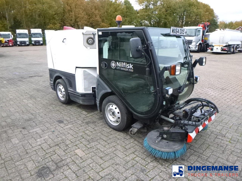 Nilfisk City Ranger CR 3500 Street sweeper - מטאטא כבישים: תמונה 2 Nilfisk City Ranger CR 3500 Street sweeper - מטאטא כבישים: תמונה 2