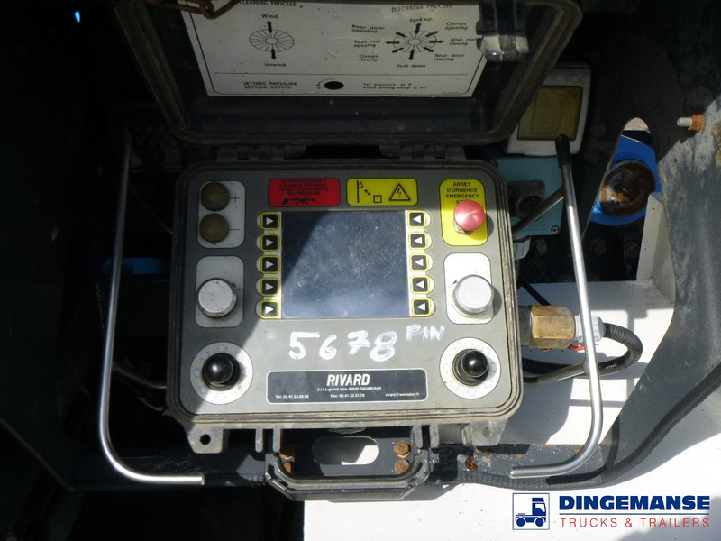 משאית ואקום Renault Kerax 450 dxi 6x4 RHD Rivard vacuum tank 11.9 m3: תמונה 20